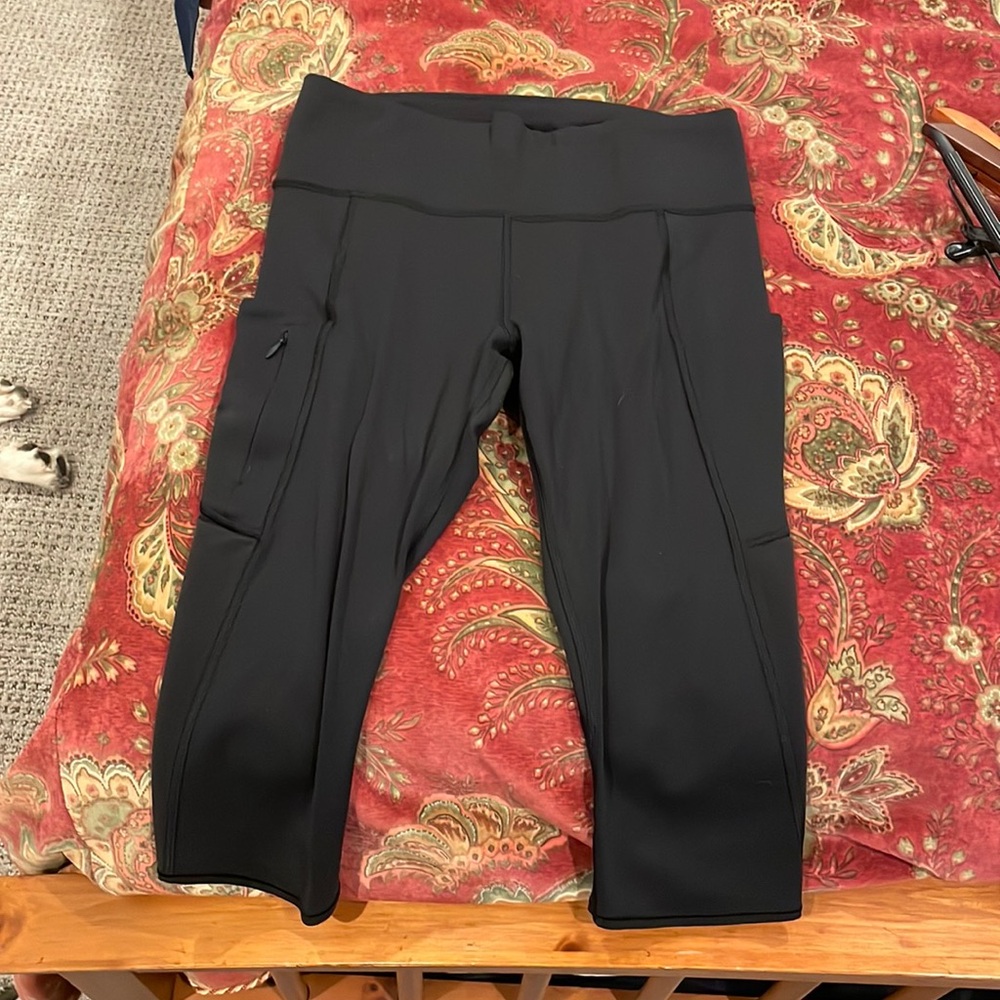 Athleta Cropped Legging w/ Pockets